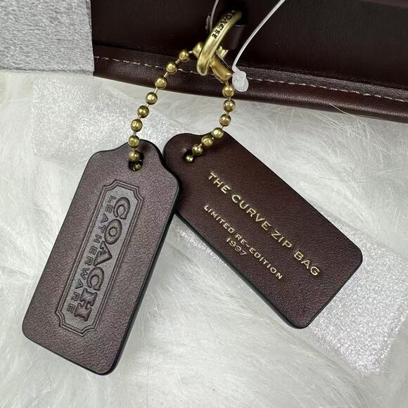 Coach Curve Zip Bag Shoulder Bag In Leather/Gold/Maple CAF11 NWT - Picture 8 of 8